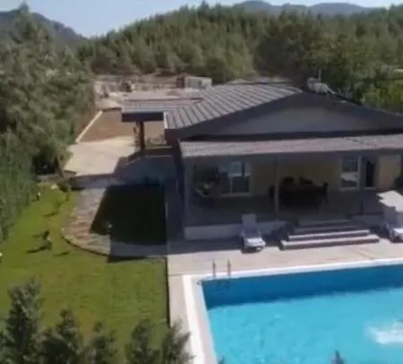 Luxe Vilă *
